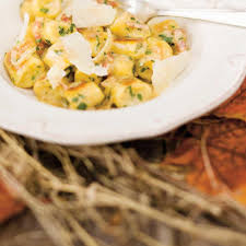 Gnocchis A La Courge Sauce A La Creme Aux Herbes Ricardo Recipe Squash Gnocchi Recipe Gnocchi Recipes Gnocchi