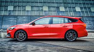 This car is waaaay to thirsty for a 4 cylinder, and holy torque steer batman! Der Ford Focus St Jetzt Neu Auf Lager Ford Kogler