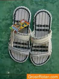 Places klaten, jawa tengah, indonesia shopping & retailwholesale & supply store pusat grosir sandal lucu dan unik sancu. 12 Ide Tas Tas Rotan Sandal