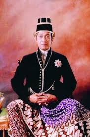 34 On History Ideas History The Past Malaysian Clothes