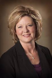 Jen Sanderson will run with Insurance Commissioner Ken Selzer in the  Republican gubernatorial primary