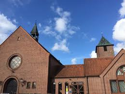In der kindheit entwickeln wir uns und wachsen zu eigenständigen erwachsenen an. Katholische Kirche Nordhorn St Josef