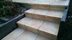 143,88 € / 1.20 lfm. Fliesen Langer Aussenbereich