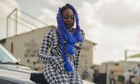 If you know of an australian singer or band not listed here who has had hits on the top 40 us pop, rock, country, alternative or other major. The 15 Australian Female Artists Changing The Game Right Now