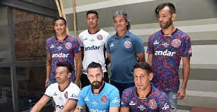 Le ganó a ferro carril oeste en buenos aires, a rosario central, newell's old boys y al imbatible estudiantes de la plata con aquella delantera compuesta por: Camisetas Sonder De Central Cordoba 2018 Todo Sobre Camisetas
