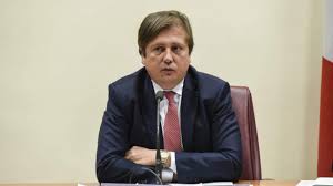 Senatore del movimento 5 stelle e vice ministro. Minacce Sui Fondi Per Il Coronavirus Il Viceministro Sileri Finisce Sotto Scorta Gazzetta Del Sud