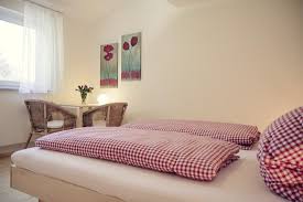 Erich klingenstein ist eine eingetragene firma in der stadt meersburg, es ist ein teil des landes t�bingen und es ist in kreisfreie stadt bodenseekreis. Meersburg Pensionen Zimmer Unterkunfte Ab 35