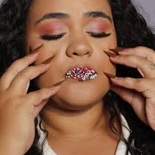 Ela é tão doce como um limão 🍭🍩🧁🍋 . . Ensaio fotográfico para  @fotosmarceloavila . . #ensaiofotografico #modeloplus #ensaiotematico  #fotocolor