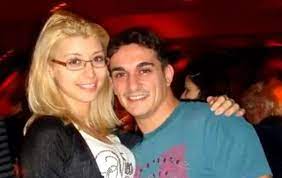 Iar cu larisa are doi copii, o fată și un băiat, care e și el un gimnast în devenire. Ultima OrÄƒ Marian DrÄƒgulescu È™i SoÈ›ia Sa Corina Au DivorÈ›at Aveau Probleme Vechi In CÄƒsnicie