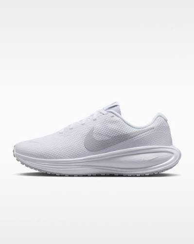 Nike Revolution 8