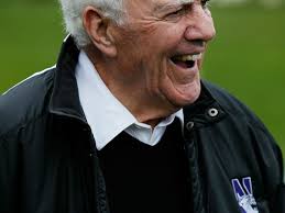 As Ara Parseghian falls ill, former players rally around the former coach