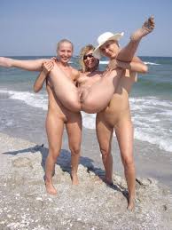 Sexy op het strand, dus ook topless en naakt - Seks Met