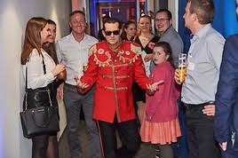 Autobank ag is one of the leading banks for car loans in austria and germany. Autobank Ag Feiert Mit Kunden Partnern Eigentumern Und Mitarbeitern Autobank Ag 20 04 2018