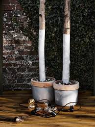 Once the bottom is dry (usually an hour or less), turn it over and again give the plastic planter a light coat of spray paint. 10 Ways To Get Your Garden Ready For Spring Melanie Jade Design