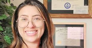 Estella Barber's Instagram, Twitter & Facebook