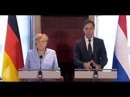 Mark rutte is the dutch prime minister since october 2010, as the successor of jan peter balkenende. Klimawandel Angela Merkel Mark Rutte Zum Ideenaustausch In Den Haag Youtube
