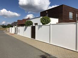 Modulare Wandsysteme Als Einfriedung In 2020 Eingangstor Design Tor Design Gartenmauer