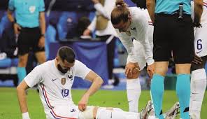 Seleção francesa homenageia vítimas do atentado de novembro de 2015. Karim Benzema E Figura Do Momento Da Selecao Francesa Pela Negativa Euro 2020 Correio Da Manha