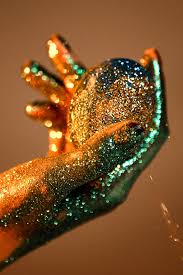 Light In Me For Sickymag Com Photography Lane Lang Model Alena At Jade Models Hair Make Up Xiaoye Li Using Mac Cos Glitter Photography Gold Aesthetic Glitter