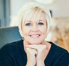 Susan Langford's Instagram, Twitter & Facebook