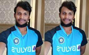 While his father worked as a porter at a railway station, his mother natarajan's first breakthrough came in 2016 when he represented dindigul dragons in the. T Natarajan To Shave Off His Beard After The Birth Of His Daughter