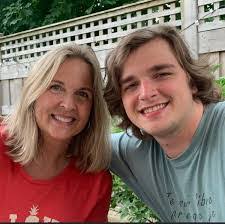 Karen Stover's Instagram, Twitter & Facebook