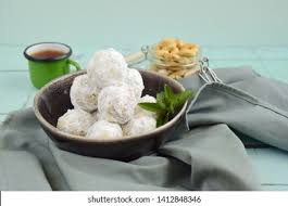 Resep putri salju premium special. Kue Putri Salju Kacang Mede Snow Stock Photo Edit Now 1412848346