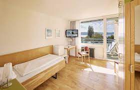 Lies die wohnungsbeschreibung und notiere die adjektive der. So Wohnen Sie Bei Uns Bodensee Birkle Klinik Uberlingen