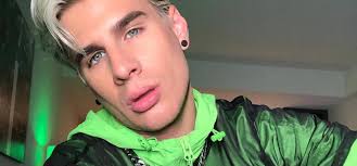 As of 2019, brad is 24 years old and his star sign is scorpio. Tiktok S King Of Hair Brad Mondo Gets Honest About His Success Life Behind The Fame Glamour Uk