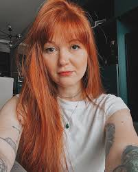 Aline Gonzales's Instagram, Twitter & Facebook