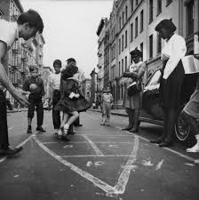 Black And White Children Playing Together 21 Glorious Vintage Photos Of Kids Having Fun Before The Internet Spanish Harlem Harlem Vintage Photos