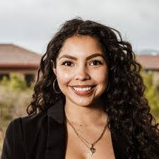 Andrea Flores's Instagram, Twitter & Facebook