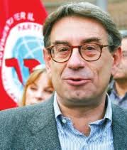 162 sì al Senato. La destra insulta Follini e Pallaro