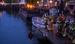 Hulpdiensten rukken massaal uit voor mogelijke drenkeling bij Turfmarkt