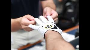 how to get the right fit for your golf glove