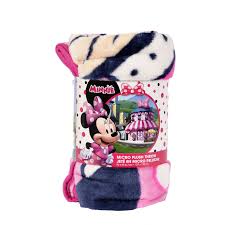 Warm up during the dead of winter with this beautyrest knitted micro fleece heated blanket. Disney Minnie Mouse Micro Plush Blanket Toys R Us Canada