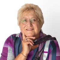 Diane Ridge's Instagram, Twitter & Facebook