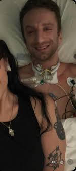 She said my neck broke but my throat works 🤣👊🏽