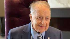 Shawna Mcintyre's Instagram, Twitter & Facebook