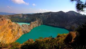 Image result for GUNUNG KELIMUTU