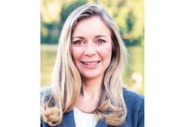 Shelby Stoner's Instagram, Twitter & Facebook