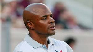 Is this former GM a perfect fit with Chicago Bears?