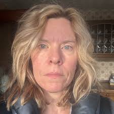 Henrietta Veys Artist