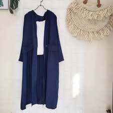 Aksen berlekuk unik pada model atasan ini memang keren dan bisa membuat pemakainya makin feminin. Gambar Busana Cardigan Panjang Wrn Biru Muda Insta Hijabi Bloggers Casual Hijab Outfit Hijab Fashion Hijab Outfit Kalo Warna Dasar Kaos Biru Muda Yang Pas Untuk Desain Tulisan Di Kaos Tersebut Warna Apa