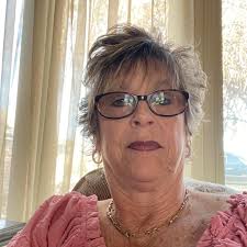 Fire trucks and officers headed to Mt Washington