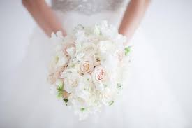 (try different sized squares for different sized flowers, or patterned paper for a splash of a different color!) Cody Floral Design