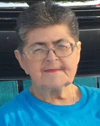 Lynn Decamp's Instagram, Twitter & Facebook