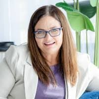 Sheila Amundson's Instagram, Twitter & Facebook