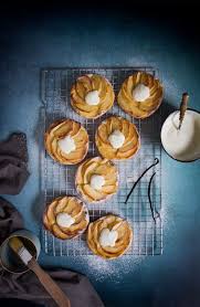 Normandische Appeltaartjes Met Vanilleroom Www Eenlepeltjelekkers Be Brood Zonder Kneden Lekker Eten En Drinken