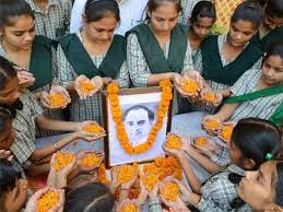 He could see former prime minister rajiv gandhi walking towards the podium. Rajiv Gandhi Assassination Probe Still Not Complete Even After 27 Years Of Rajiv Gandhi S Death The Economic Times